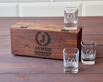 Groomsmen Geschenke, personalisierte Schnapsgläser Set in der Holzkiste, Groomsman Vorschlag, Geschenk für den Trauzeugen, Hochzeitsgeschenke