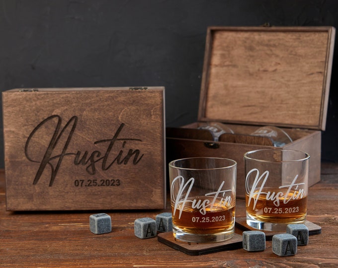 Aangepaste whiskyglazen in houten kist, gepersonaliseerde whiskyglazen set, bruidsjonkers geschenken, gegraveerde whiskyglazen, whiskystenen