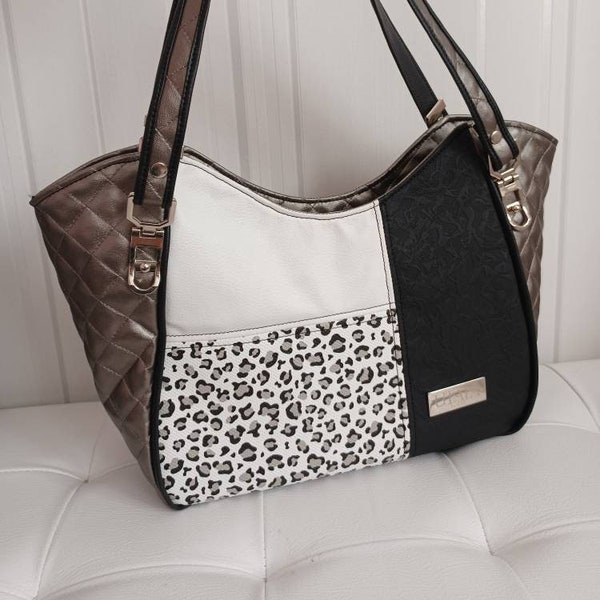 Elegante Damenhandtasche in platin, chice Handtasche, Schultertasche, platinfarben, Unikat