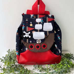 Sac à dos bateau pirate personnalisé prénom: cadeau enfant rentrée école maternelle, crèche, nounou, naissance bébé ( fait main) 