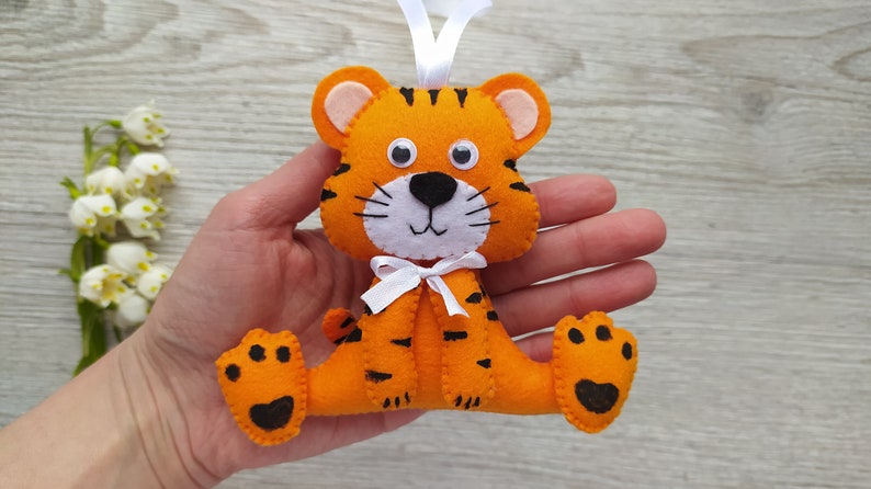 Nursery decor safari, Felt jungle animals, hanging animals safari, felt animals ornament, baby mobile decorations tiger