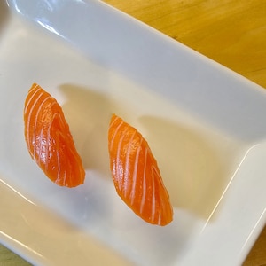 2 Pcs Fake Sushi Artificial Japanese Sushi Polymer Clay Food Salmon  #CAB078
