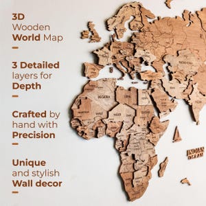 Pode incluir: Um mapa-m&uacute;ndi de madeira 3D com camadas detalhadas. O texto diz: "3D Wooden World Map", "3 Detailed layers for Depth", "Crafted by hand with Precision", e "Unique and stylish Wall decor".