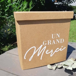 Urna de papel Kraft "Un gran agradecimiento" blanca