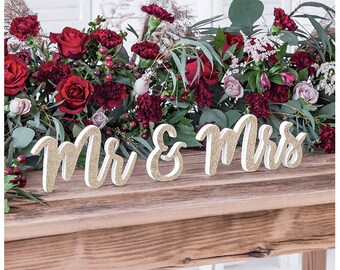 Mr & Mrs gold glitter inscription - MODERN CONFETTI