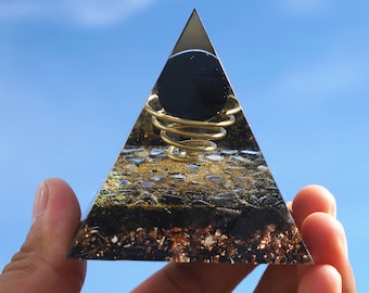 Obsidian Crystal Sphere Orgonite Pyramid: Copper Spiral Chakra Meditation