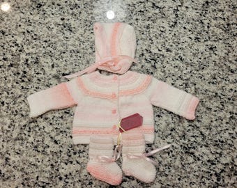 Pink and white 0-3 month knitted baby set to include bonnet and booties