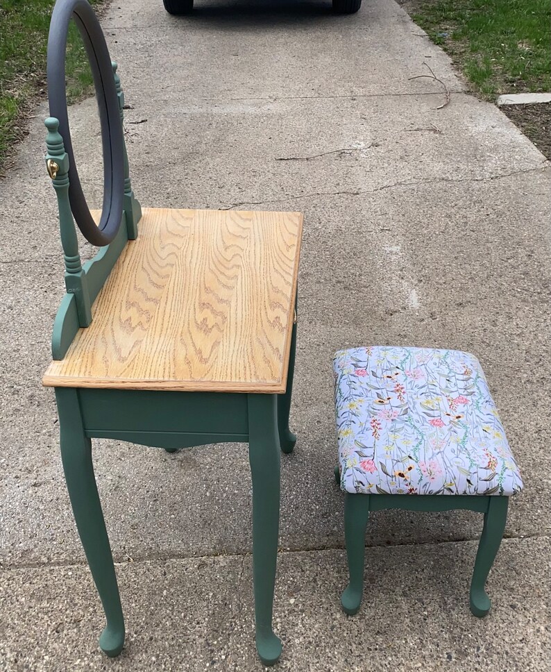 Rustic Farmhouse Vintage Floral Makeup Vanity Dresser Stool Etsy