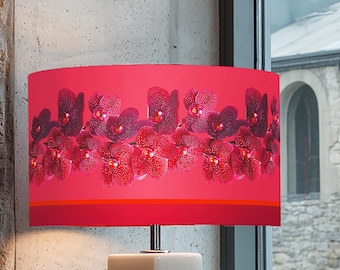 Paralume orchidea rossa – Paralume a tamburo floreale – Elegante paralume di design – Paralume botanico – Decorazione luminosa romantica rossa