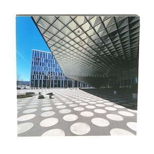 092 Futurium Eingang -  Bild auf Holz, Berlin Motive Foto auf quadratischem Holz, Wandbild in fünf Größen zur Wandgestaltung
