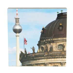 013 Fernsehturm mit Bode Museum -  Bild auf Holz, Berlin Motive Foto auf quadratischem Holz, Wandbild in verschiedenen Größen