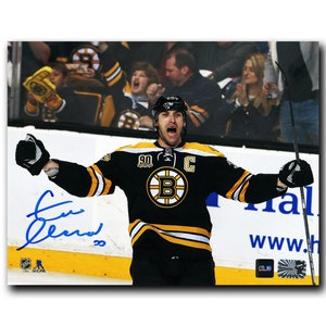 Zdeno Chara 2011 Stanley Cup Boston Bruins Autographed Framed Hockey Photo