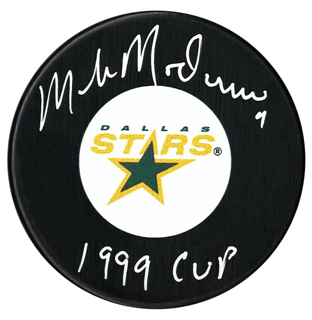 Framed Minnesota North Stars Mike Modano Autographed Signed Jersey Beckett  Coa