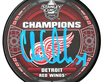 Chris Chelios Autographed Detroit Red Wings 2008 Stanley Cup Champions Puck