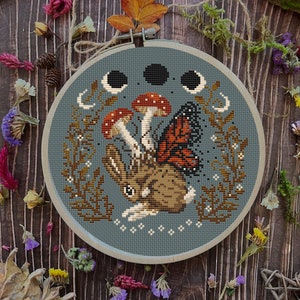 Patrón de punto de cruz de hibernación de fase lunar, carta de colores de conejo, muestra de bordado de liebre, lindo punto de aguja simple, fase lunar, mariposa