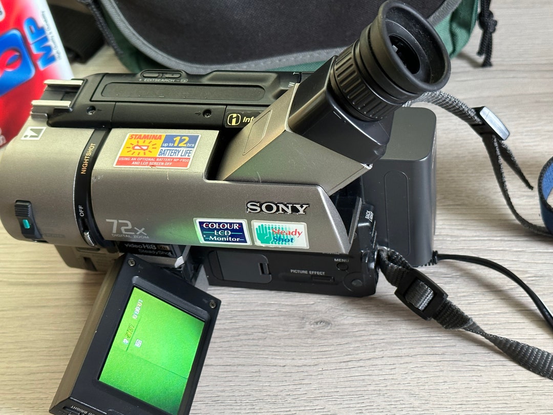 Camescope Caméra SONY CCD-TRV65E Hi-Fi Stéréo PAL Hi8 -Vidéo 8 + k7 Hi8 bon état
