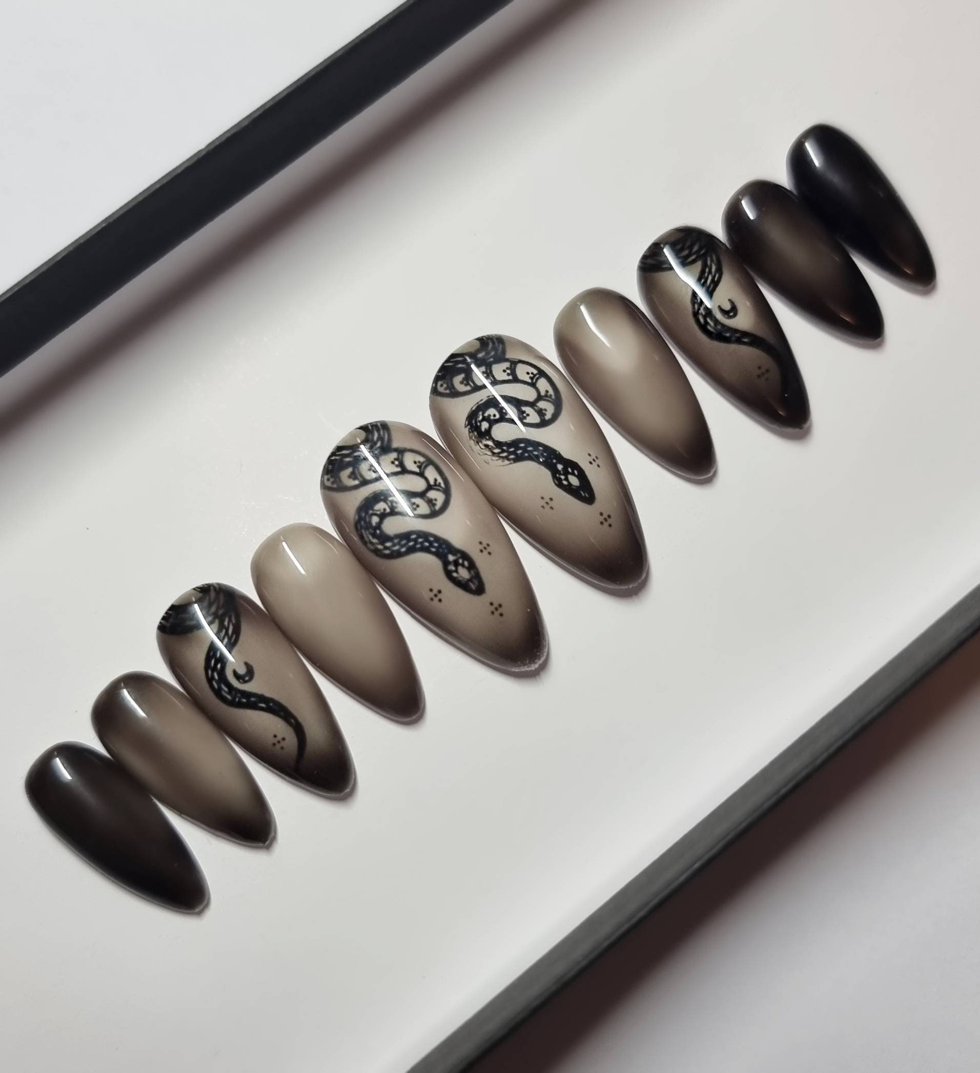 Hidden Snake Design Colour Change Press on Nails Fake Nails - Etsy Denmark Hidden Snake Design Colour Change Press on Nails Fake Nails - Etsy Denmark