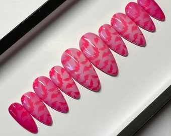 Colour Change Bat press on nails | Fake Nails | False Nails | Glue on nails | Pink Halloween press Ons | Set of handpainted custom nails