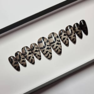 Colour Change Bat press on nails | Fake Nails | False Nails | Halloween Nails | Glue on nails | Set of Custom Handpainted press on Nails