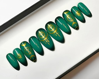 Green Colour changing Press on Nails with Gold Sun themed details False Nails