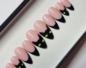 Black Cat press on Nails| Fake Nails | False Nails | hand painted | Glue on nails | Halloween Press Ons | Glow in the Dark Nails