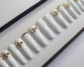 White and Gold Bee  Press on Nails | Fake Nails | False Nails | hand painted | Glue on nails  | Luxury Nails | Sets of 10 and 20 nails