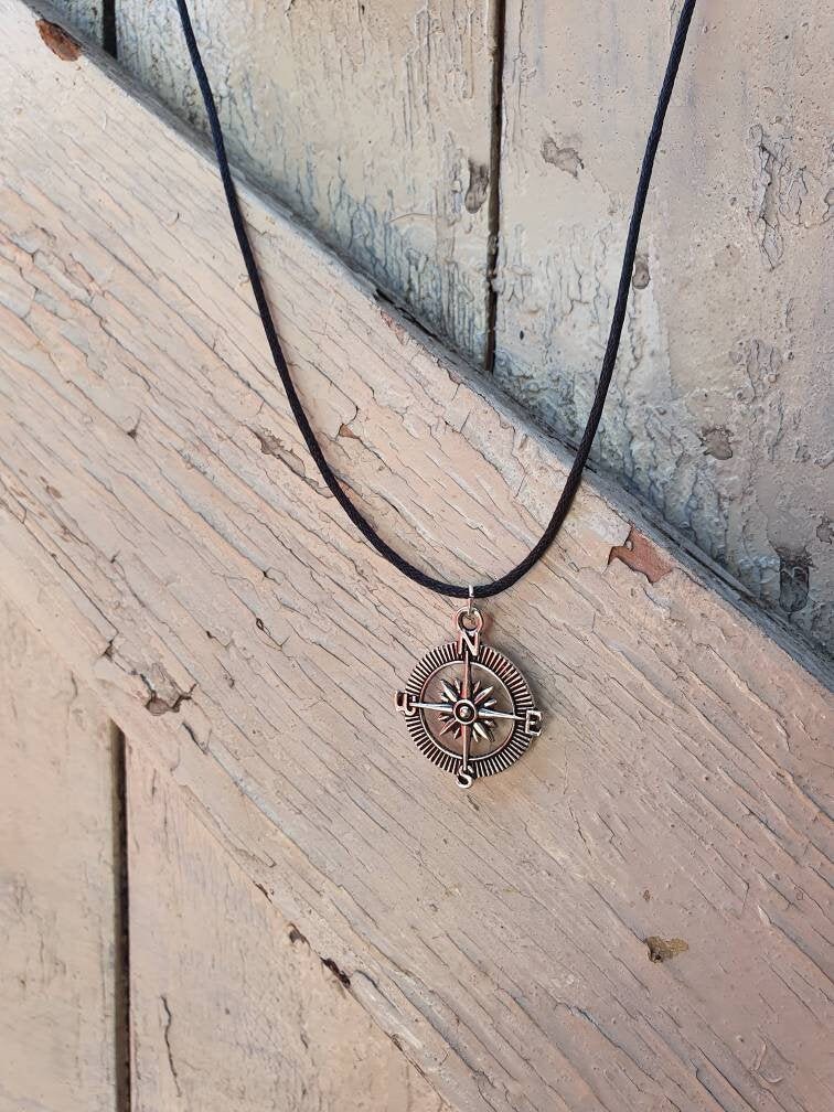 Cord Pendant Necklaces—It's the '90s Jewelry Trend Taking Over the