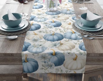 Camino de mesa de calabaza azul y blanco: decoración rústica de otoño