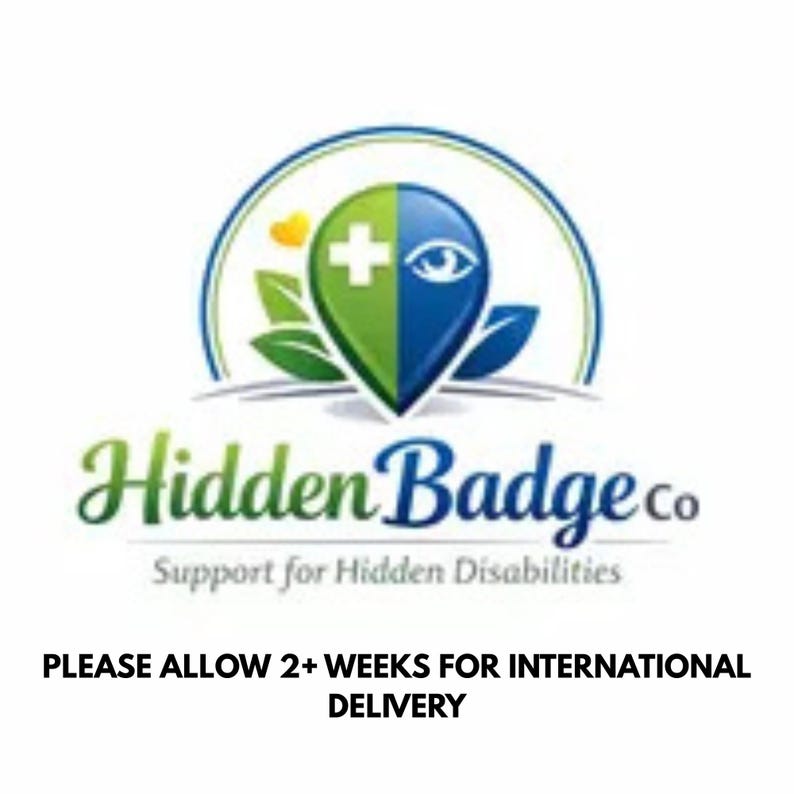 Puede incluir: Un logotipo con una forma de gota dividida en verde y azul que contiene una cruz m&eacute;dica blanca y un icono de ojo. Debajo del icono, el texto dice HiddenBadge Co y Support for Hidden Disabilities en letras verdes y azules.