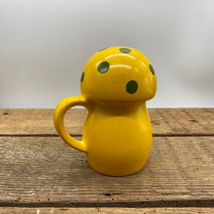 Yellow Mushroom Shaker
