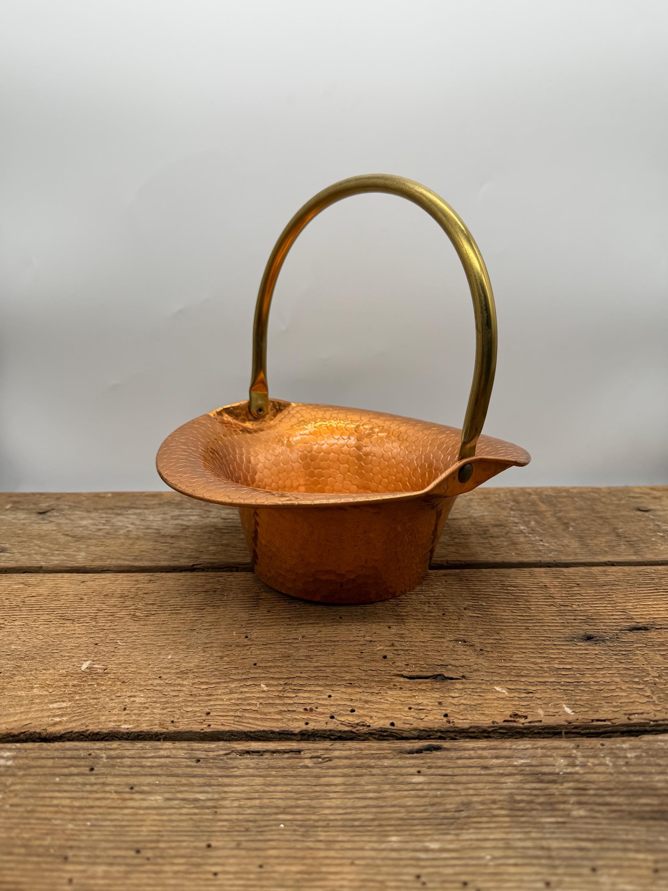 Handcrafted Hammered Copper Basket With Brass Handle - Etsy