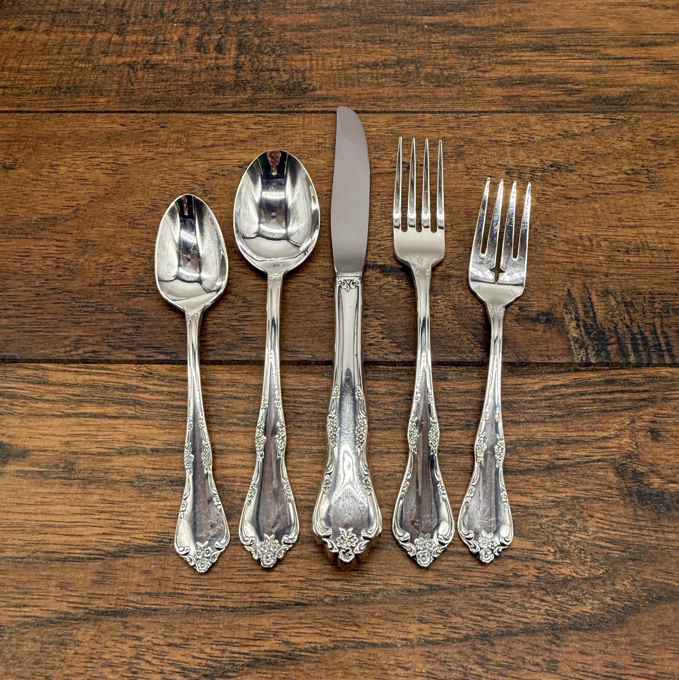Oneida Community Fredericksburg Silverplate 5 Piece Place Setting