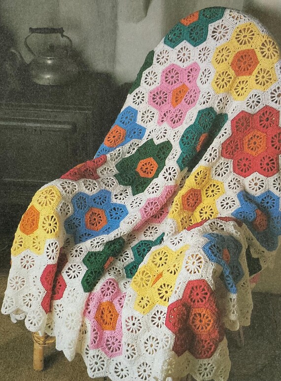 ヴィンテージフラワーパッチワークブランケットかぎ針編みパターン