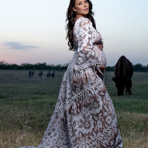 Alexa, Traveling dress, maternity dress, dress rental, maternity dress rental, fringe maternity dress, boho fringe dress, fringe wedding