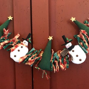 CHRISTMAS GARLAND
