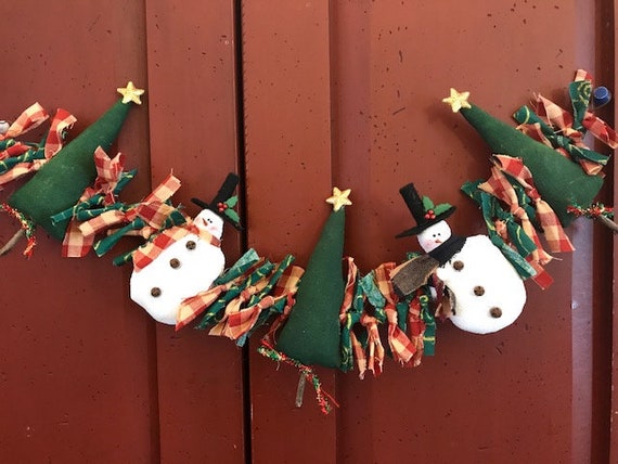 CHRISTMAS GARLAND