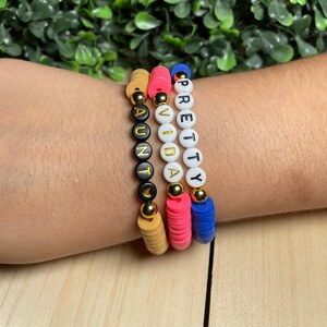 Feito sob encomenda, contas de argila com palavras e / ou letras, pulseiras, presentes para ela, pulseiras com menos de 20 letras e palavras