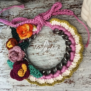 Floral Crochet necklace / Chunky Knit necklace / Knit necklace