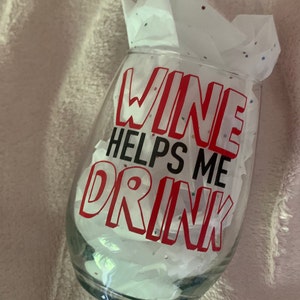 Wine Helps Me Drink Linda Belcher Bob es Burgers Stemless Wine Glass