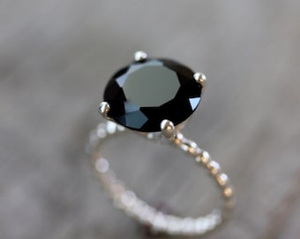Solitaire Engagement Ring, Black Round CZ Stone Wedding Ring, Gold Or Silver Gemstone Ring, Anniversary Gift Ring For Her, Beaded Shank Ring