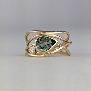 グリーンペアー＆ラウンドCZストーンウェディングリング、ベゼルセットリング、14KイエローゴールドToi Et Moiリング、ツーストーンエンゲージリング、クロスオーバーシャンクリング