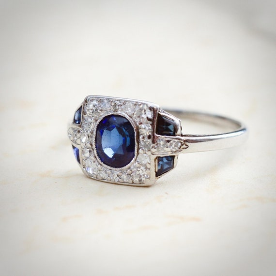 Blue Oval Cut Vintage Diamond Ring / Engagement Ring for Women - Etsy