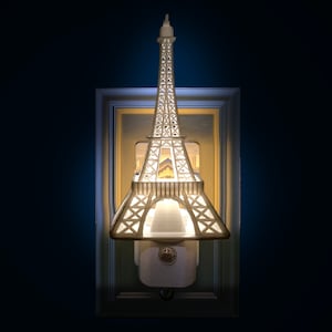 Eiffel Tower Night Light (Plug-in, LED)