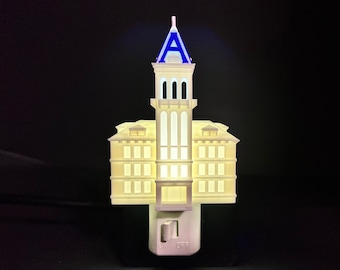 Luz nocturna de Old Main del estado de Utah