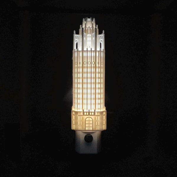 Luz nocturna del edificio Chicago Tribune (enchufable, LED)