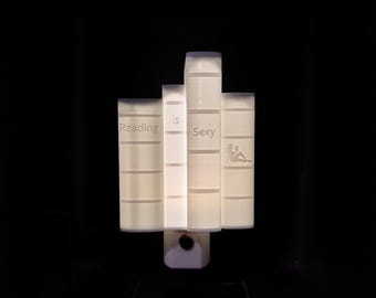Luz de noche con libro "Leer es sexy" / Regalo para amantes de los libros