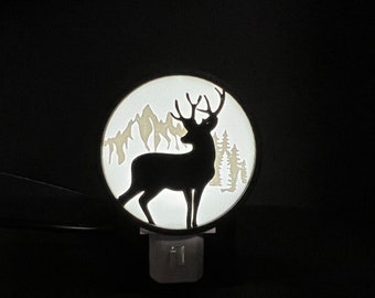Luz nocturna personalizada de vida silvestre: decoración rústica de cabaña / Alce, ciervo, pez, pato, oso o Pie Grande