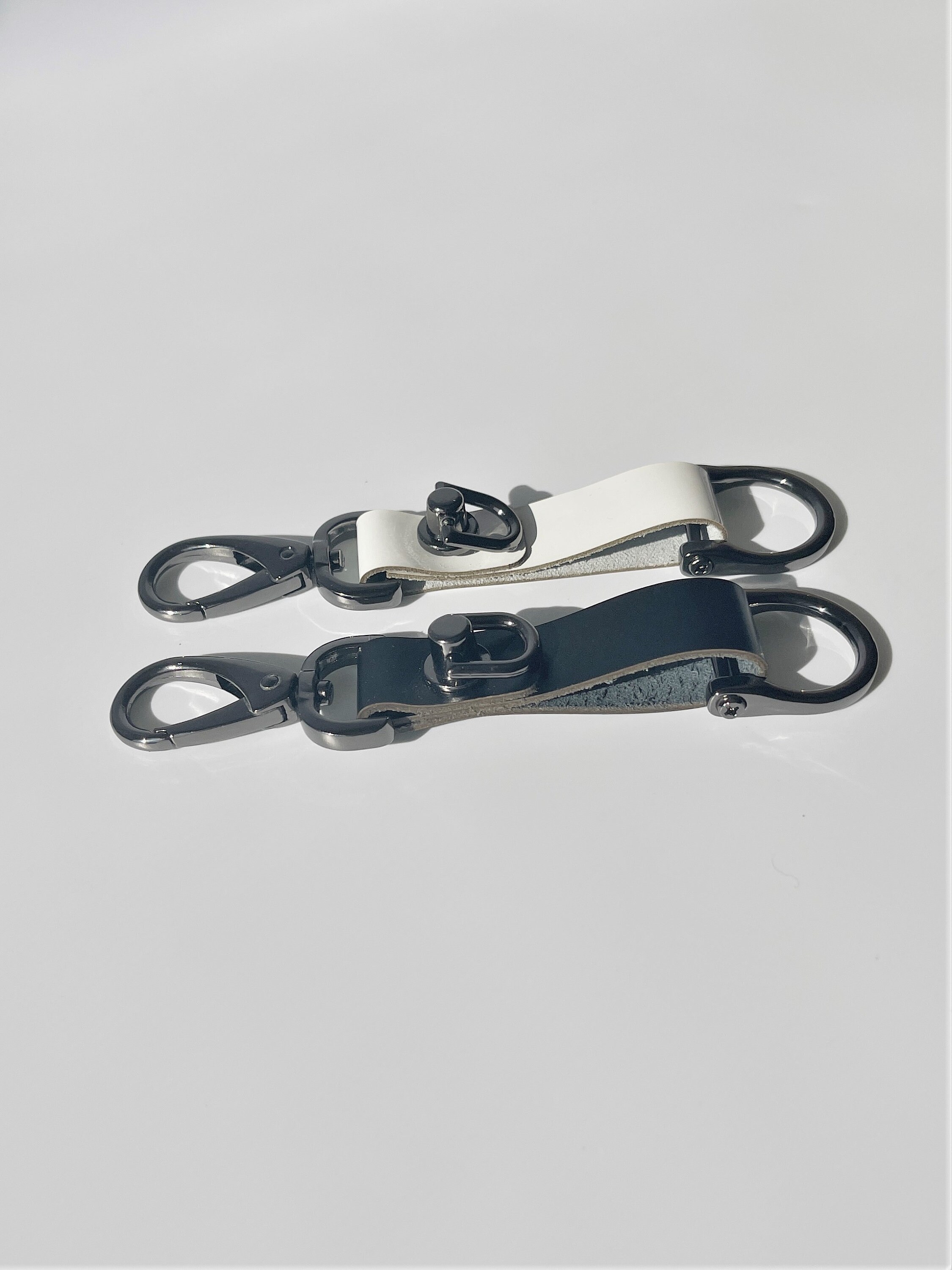 Portachiavi laccio pelle nero 3 anelli TWISTER