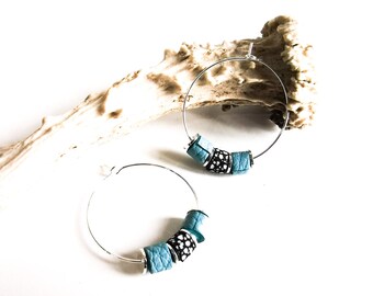 Earrings - Small TIKI Hoops - Leather and Silver-Plated Brass Beads - Pastel Blue - Black and White - Heishi - Defilenvadrouille