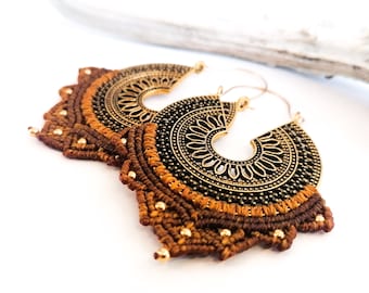 Brass and macramé earrings - mandala - Defilenvadrouille - plugs - spacers - Alternative ethnic jewelry - camel brown - gold